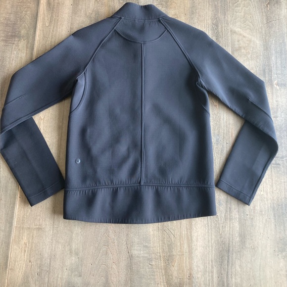 Lululemon Embrace the Space Jacket - Picture 6 of 10